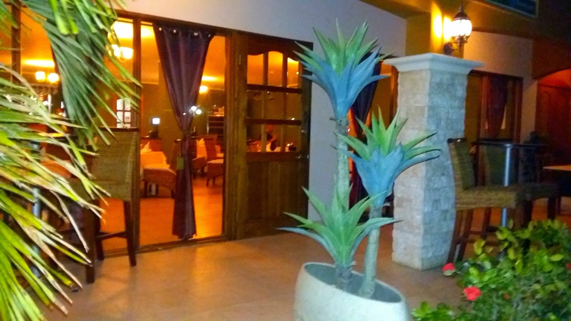 Dorado Eagle Beach Hotel โอรันเยสตัด ภายนอก รูปภาพ